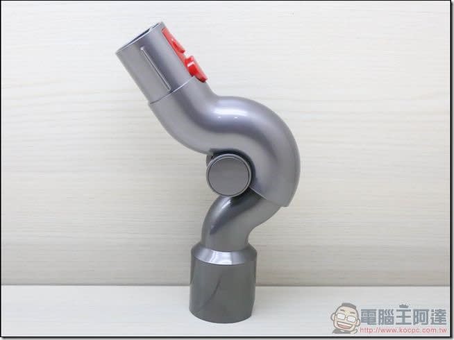 Dyson V8 Fluffy開箱評測體驗新一代設計超強續航噪音減半的多功能無線吸塵器