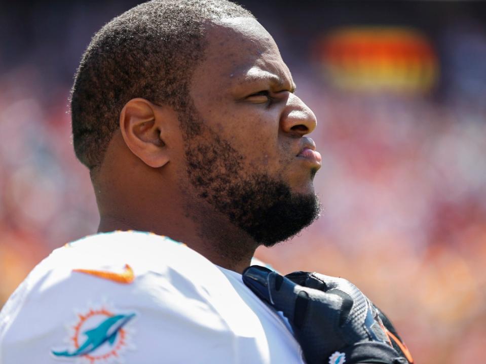 ndamukong suh dolphins