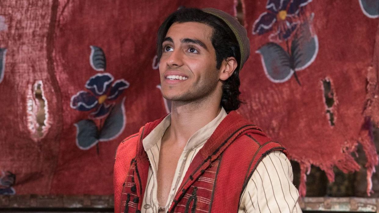  Mena Massoud in Aladdin live-action, 2019 