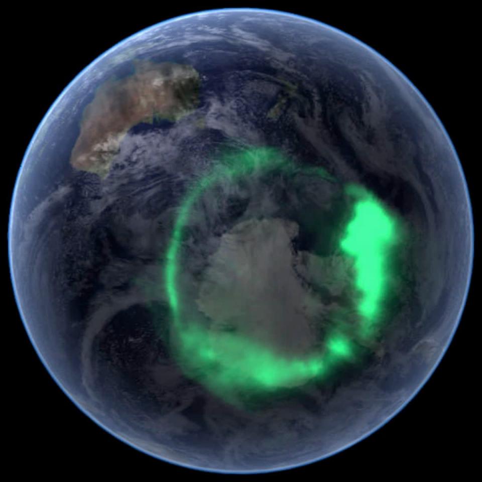 Desde el espacio, la aurora es una corona de luz que rodea cada uno de los polos de la Tierra (NASA)