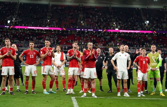 Wales players applauding fans at Qatar 2022