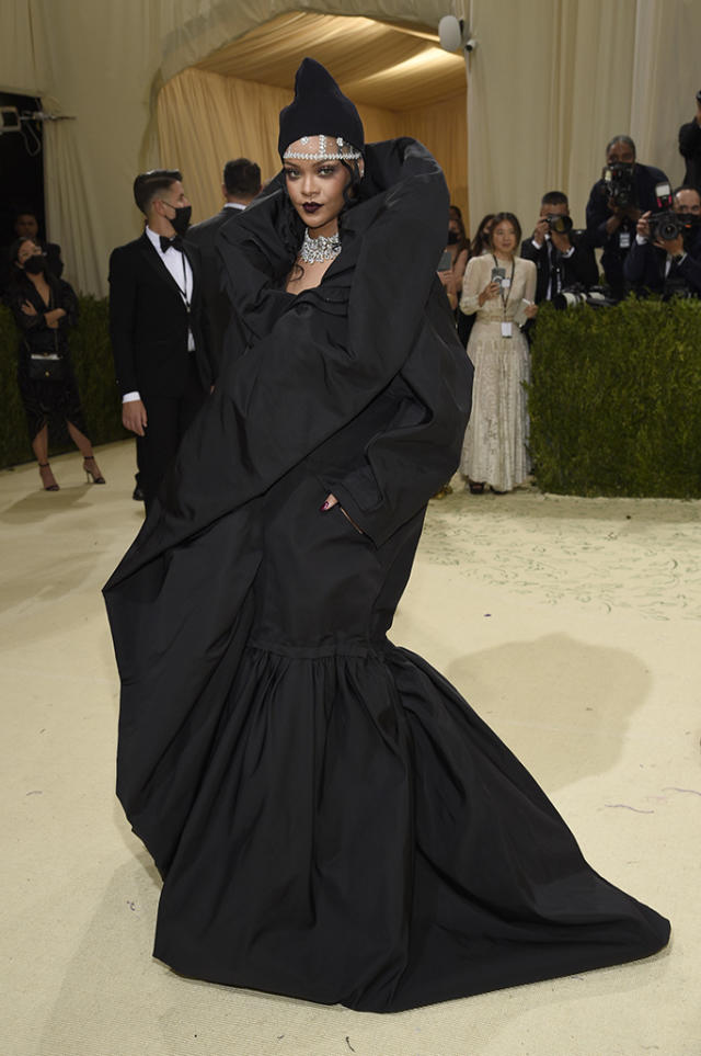 Rihanna's Balenciaga Dress at the Met Gala 2021