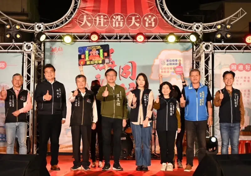 ▲「宮廟風華」在梧棲大庄浩大宮演出，與民眾共度元宵佳節。（圖／台中文化局提供）