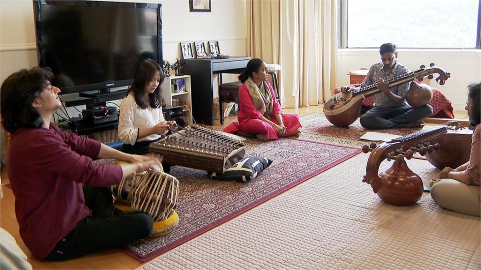 印度音樂家Akash神乎其技　塔布拉鼓放送強烈節奏