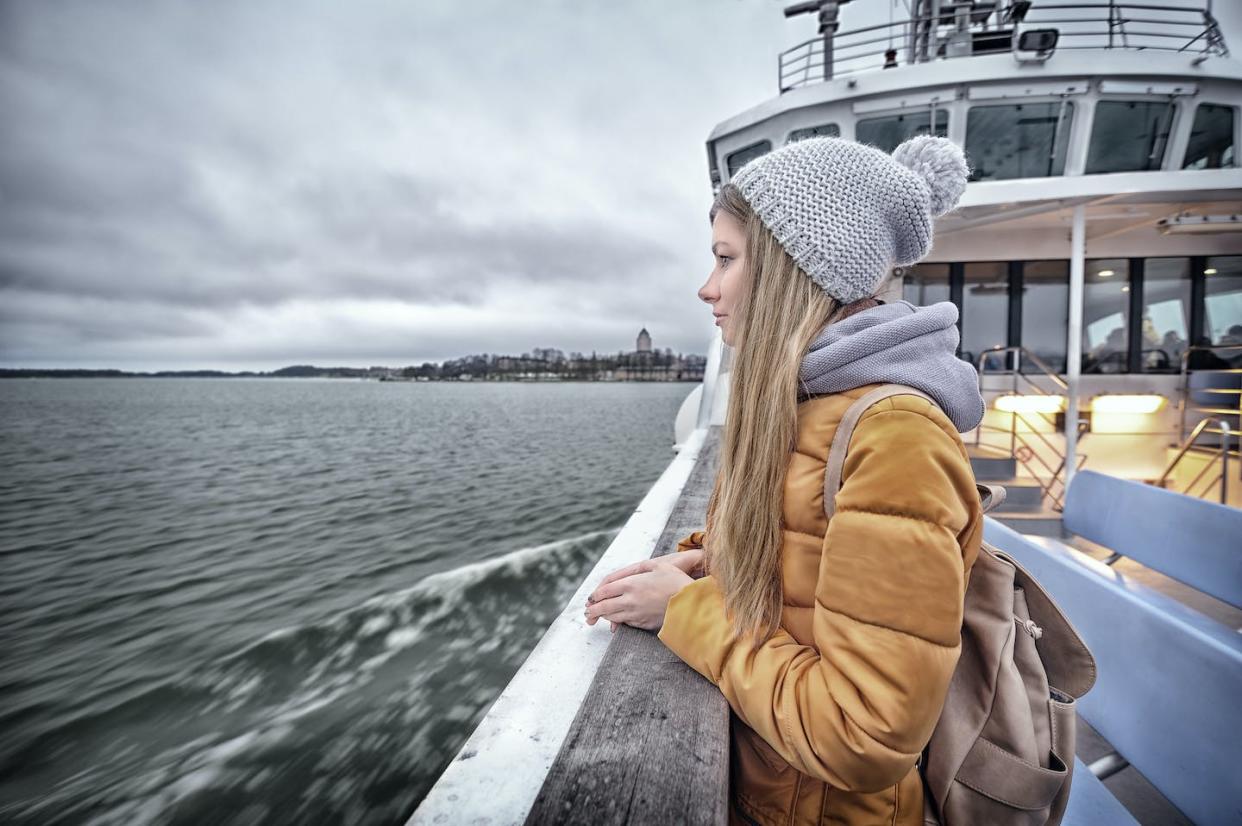 <a href="https://www.shutterstock.com/es/image-photo/young-traveler-girl-looking-sea-helsinki-483278590" rel="nofollow noopener" target="_blank" data-ylk="slk:Kert/Shutterstock;elm:context_link;itc:0;sec:content-canvas" class="link ">Kert/Shutterstock</a>