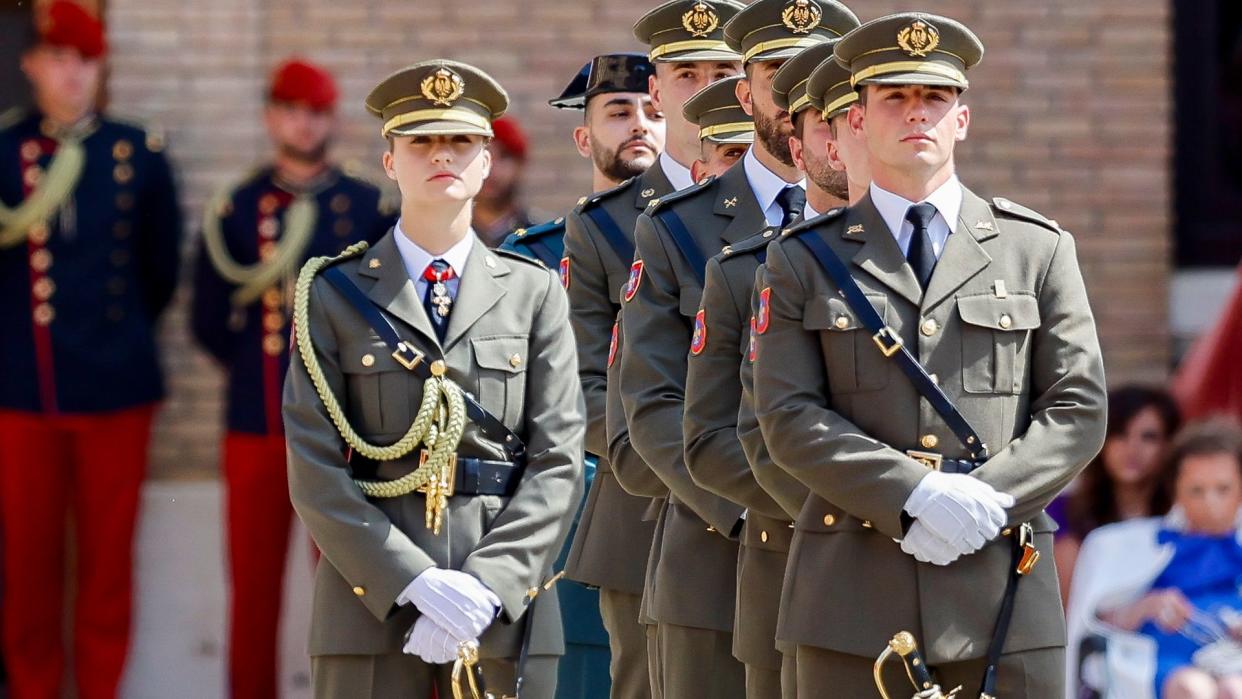 La princesa Leonor recoge los despachos en Zaragoza