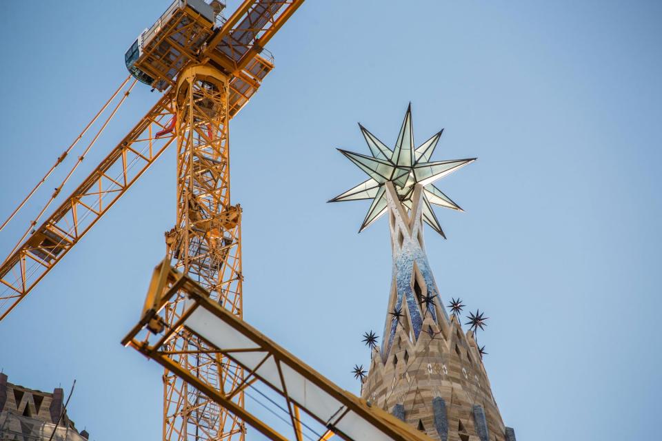 A twelve-pointed star was installed on top of the Virgin Mary tower of Basilica of the Sagrada Familia in Barcelona.