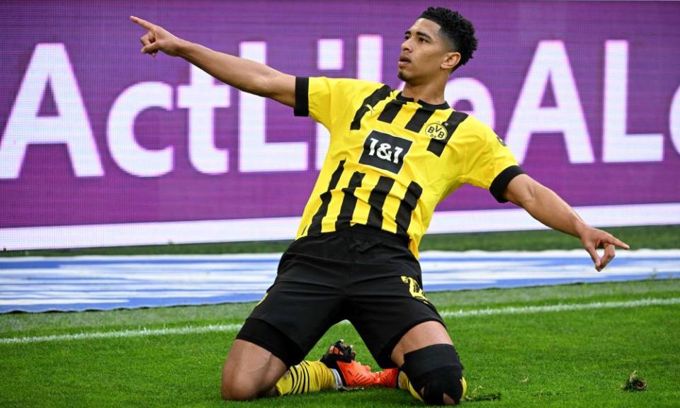 Jude Bellingham celebrates after scoring against Borussia Moenchengladbach for Borussia Dortmund.