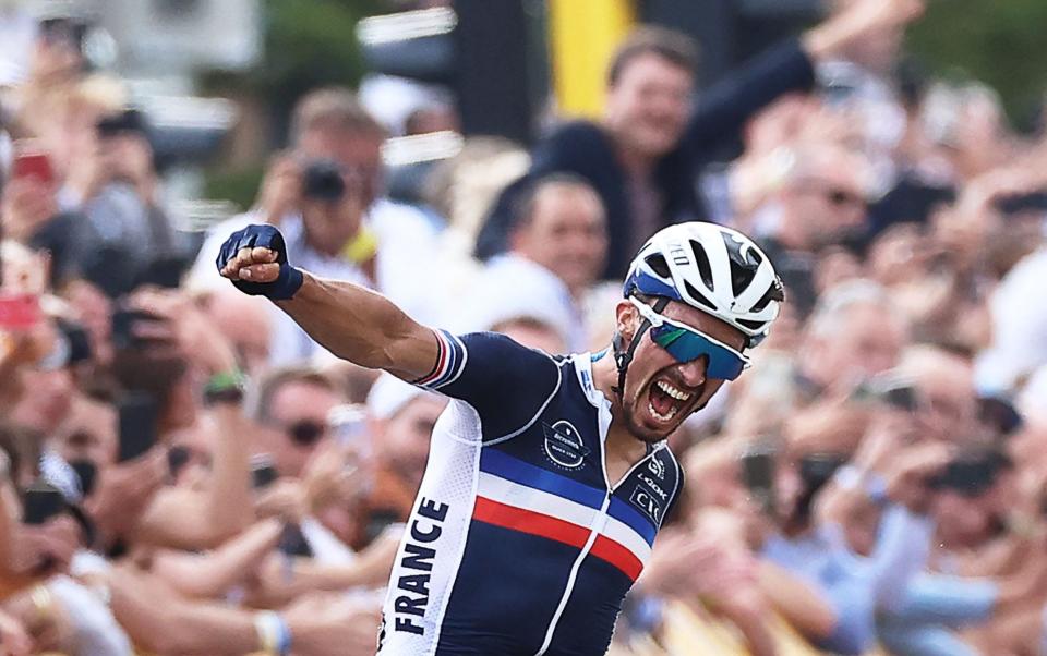 Julian Alaphilippe - UCI Road World Championships 2021: Julian Alaphilippe retains title after devastating late attack - AFP