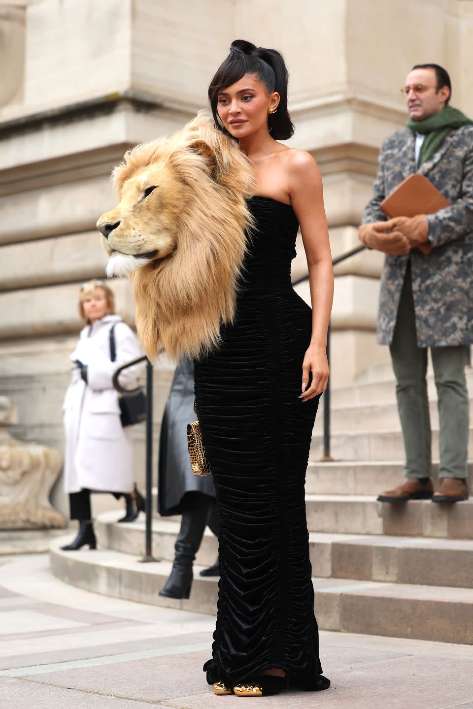 schiaparelli outside arrivals haute couture spring summer 2023