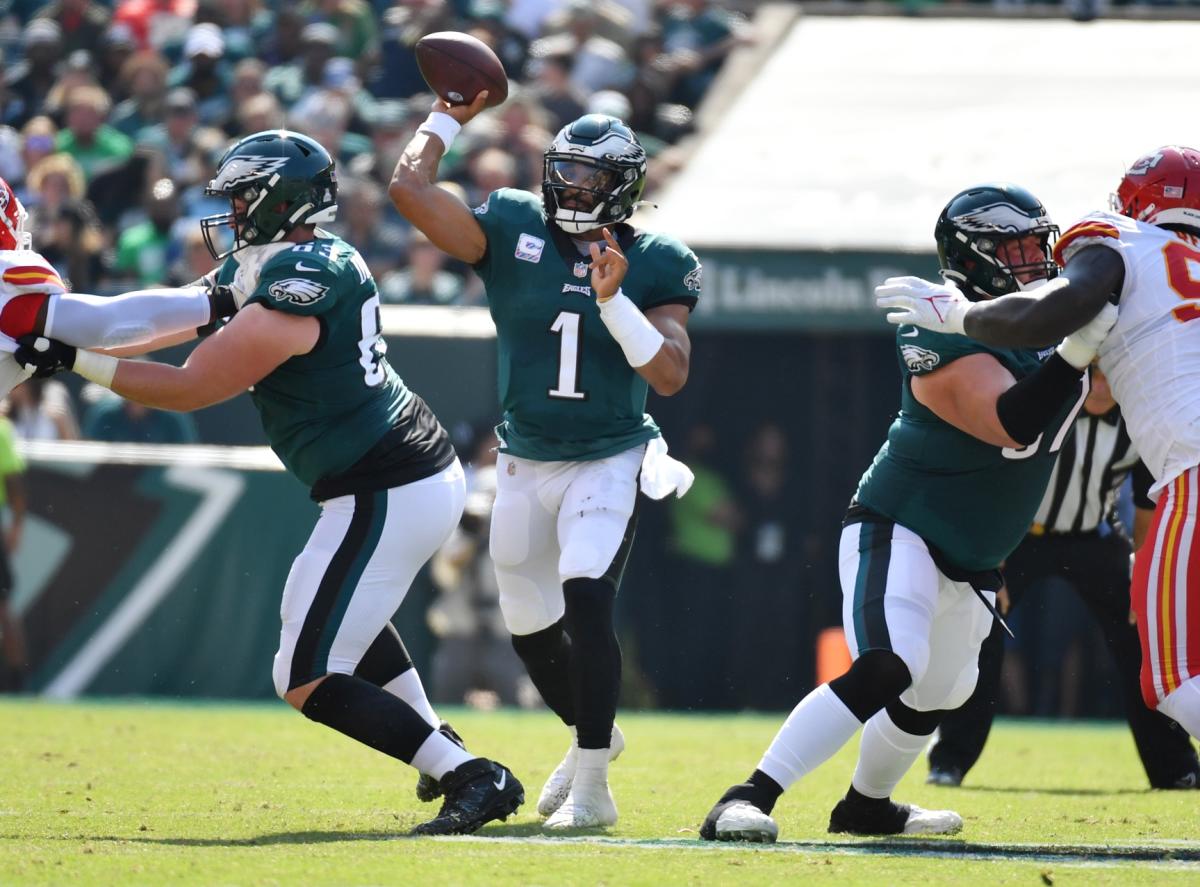 Eagles' Jalen Hurts bounces back from horror Super Bowl play