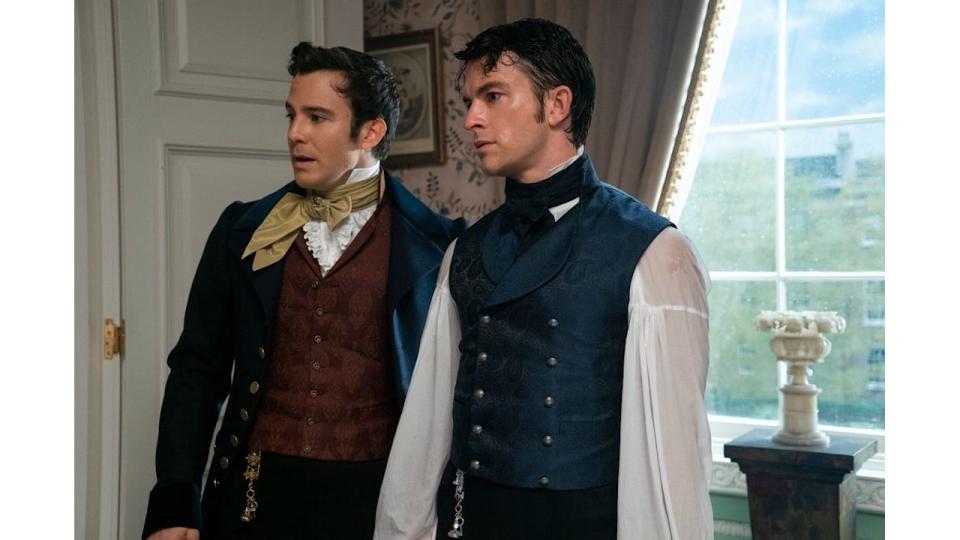 Luke Thompson as Benedict Bridgerton and Jonathan Bailey as Anthony Bridgerton 