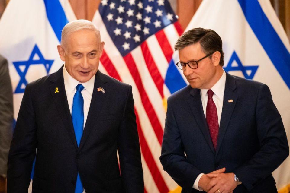Benjamin Netanyahu y Mike Johnson.