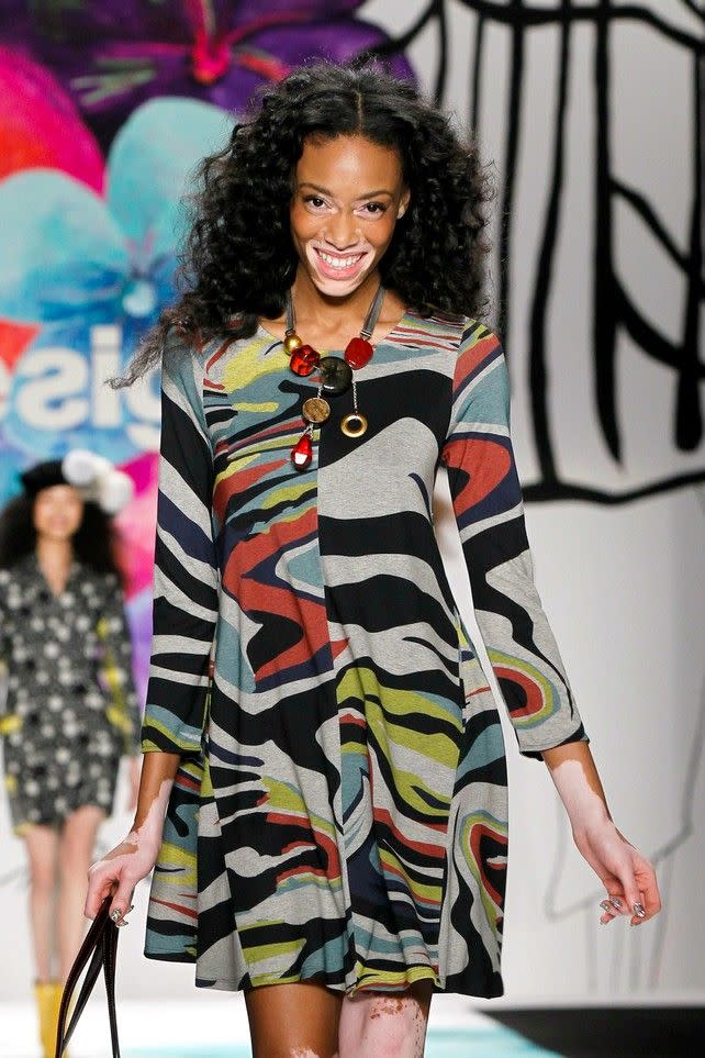 Winnie Harlow en la pasarela