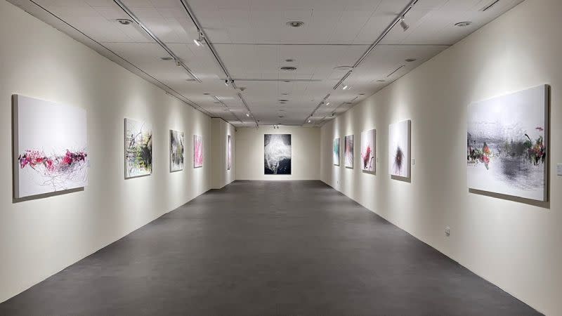 ▲高雄市立美術館市民畫廊2022年首展《光．動．禪—劉白個展》。（圖／高美館提供）