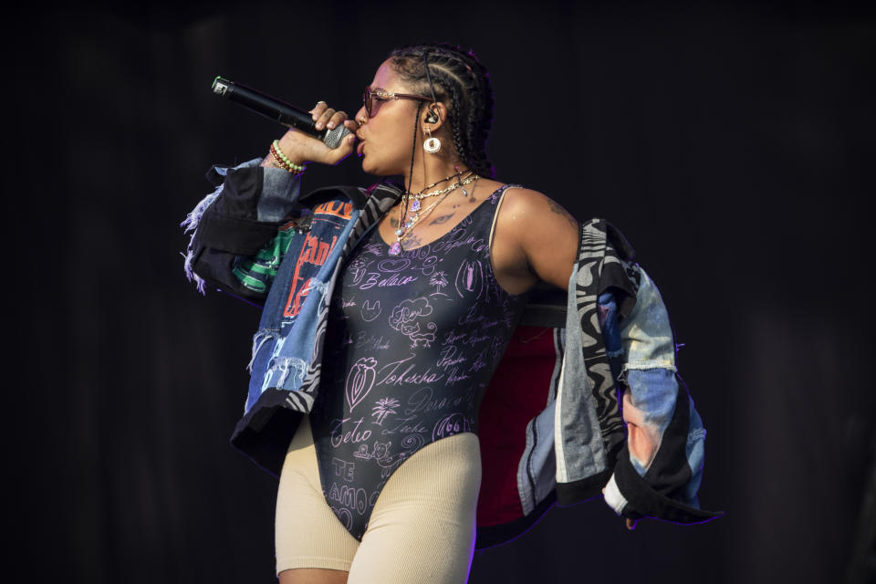 ARCHIVO - La cantante Tokischa durante su presentación en el Coca-Cola Flow Fest en la Ciudad de México el 27 de noviembre de 2021. Tras un año de grandes colaboraciones y algunas controversias, Tokischa se prepara para un 2023 con grandes conciertos. (Foto AP/Alejandro Godinez, archivo)