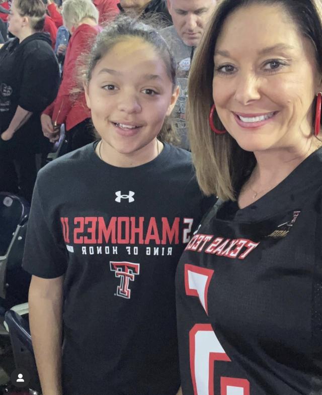 EXCLUSIVE: Randi Mahomes on what it's like to mom of Patrick Mahomes 