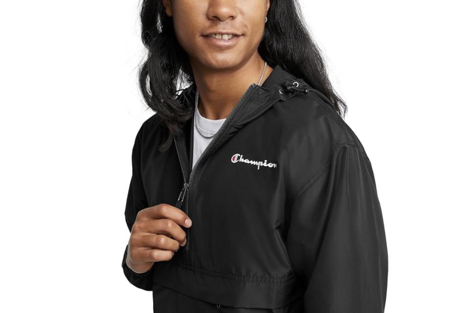 Chaqueta Champion para hombre. (Foto: Amazon)