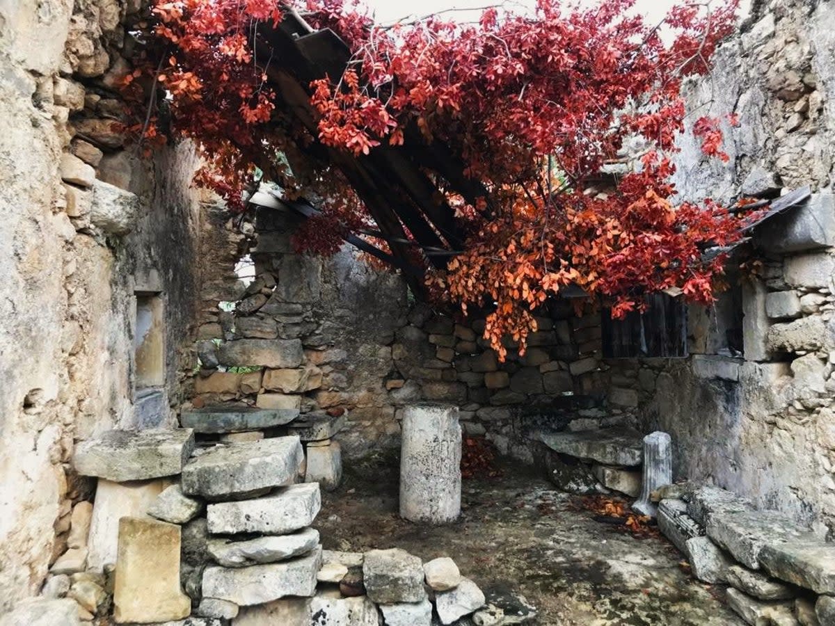 Abandoned church at ancient Eleutherna, Crete (Len Williams)