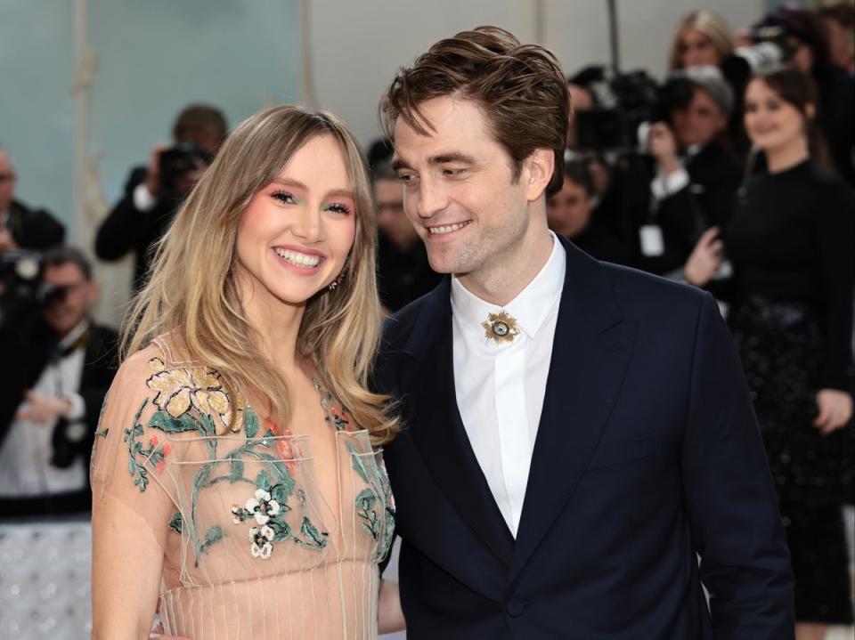 Suki Waterhouse and Robert Pattinson pregnancy rumours confirmed after ...