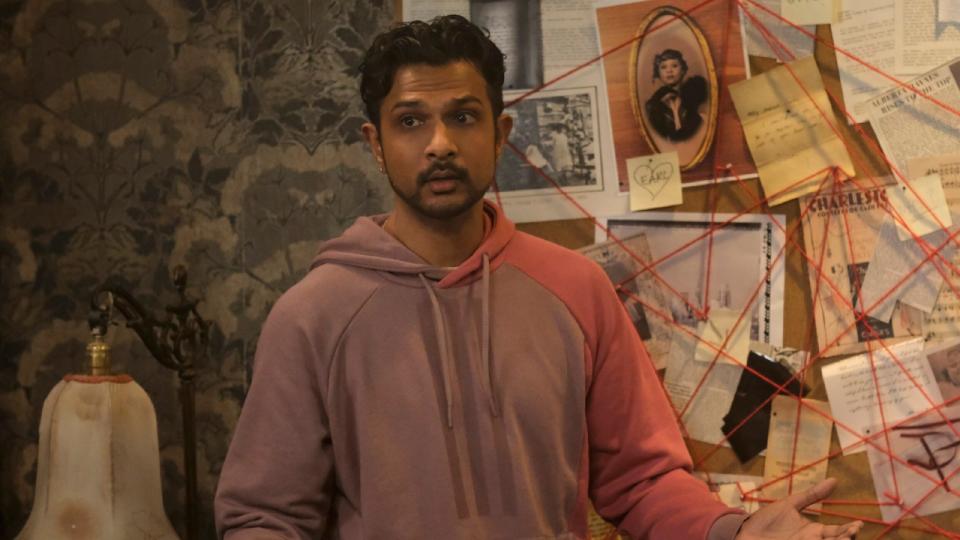 Utkarsh Ambudkar in Ghosts.