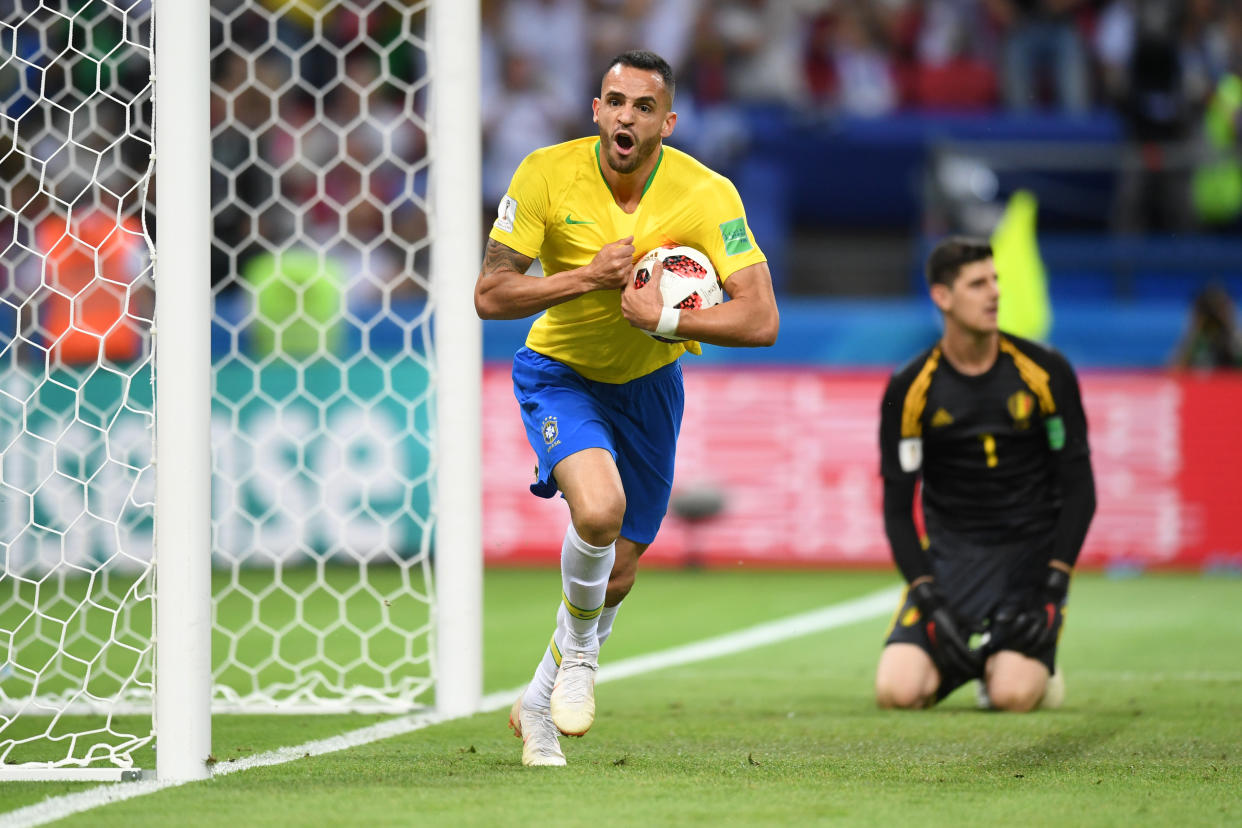 Renato Augusto celebra un gol contra Bélgica en el Mundial de Rusia (Foto: Getty Images)