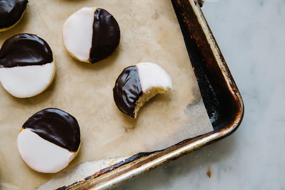 <p><b>Bring New York to you (with mini black and white cookies). Try the <b><b><a href="https://www.food52.com/recipes/26803-mini-black-and-white-cookies?utm_source=yahoofood&utm_medium=referral&utm_campaign=cookiestomovetothetopofyourlist" rel="nofollow noopener" target="_blank" data-ylk="slk:Mini Black and White Cookies;elm:context_link;itc:0;sec:content-canvas" class="link ">Mini Black and White Cookies</a>.</b></b> </b><i>(Photo: Yossy Arefi/Food52)</i></p>