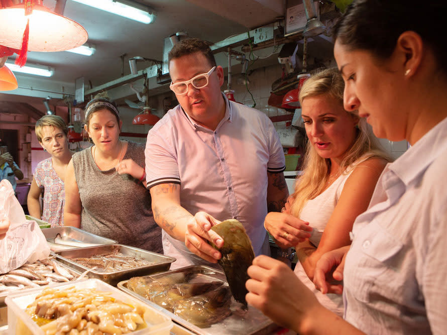A trip to a Macanese market and a Chinese New Year party challenge the chefs to adapt to new ingredients and flavors.