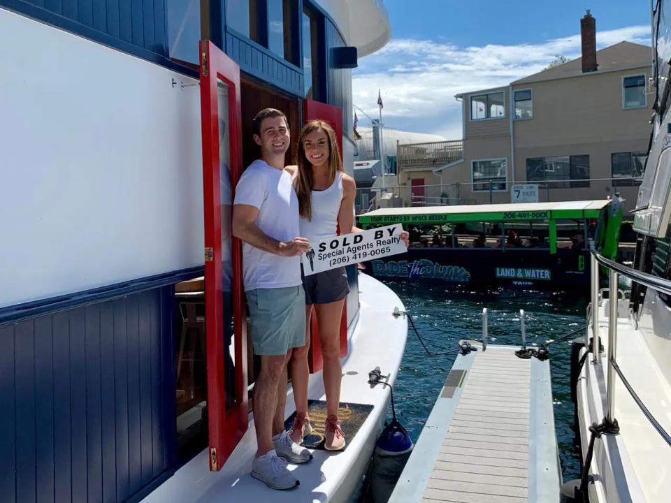 Lily und Dylan Rose zogen im Juni 2019 auf ihr Hausboot am Lake Union in Seattle. - Copyright: Lily and Dylan Rose/Aboard Andante