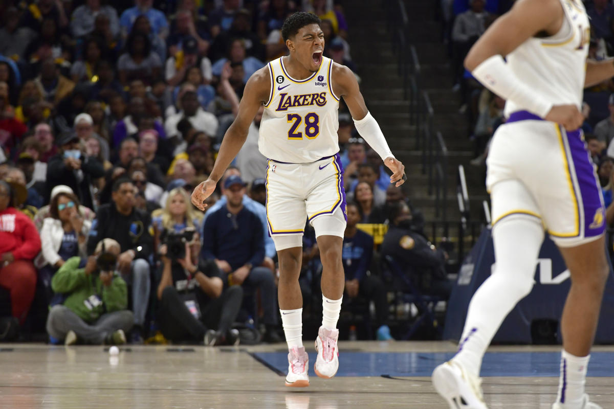 Austin Reaves sparks Lakers' win over Grizzlies in Game 1 - Los