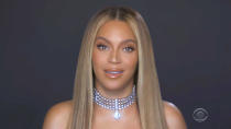 En esta imagen capturada de video y emitida el domingo 28 de junio de 2020 por BET, Beyonce acepta el premio humanitario durante la ceremonia virtual de los Premios BET. (BET vía AP)