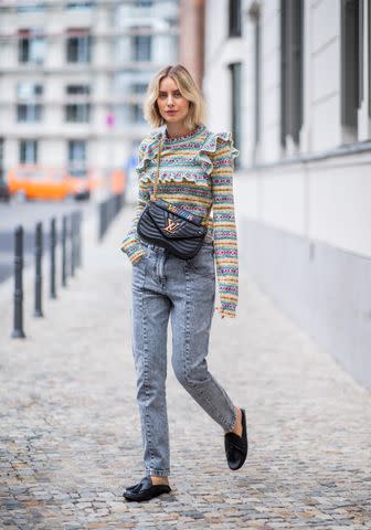 15 Best Baggy Jeans Outfit Ideas: How to Style Loose-Fit Denim