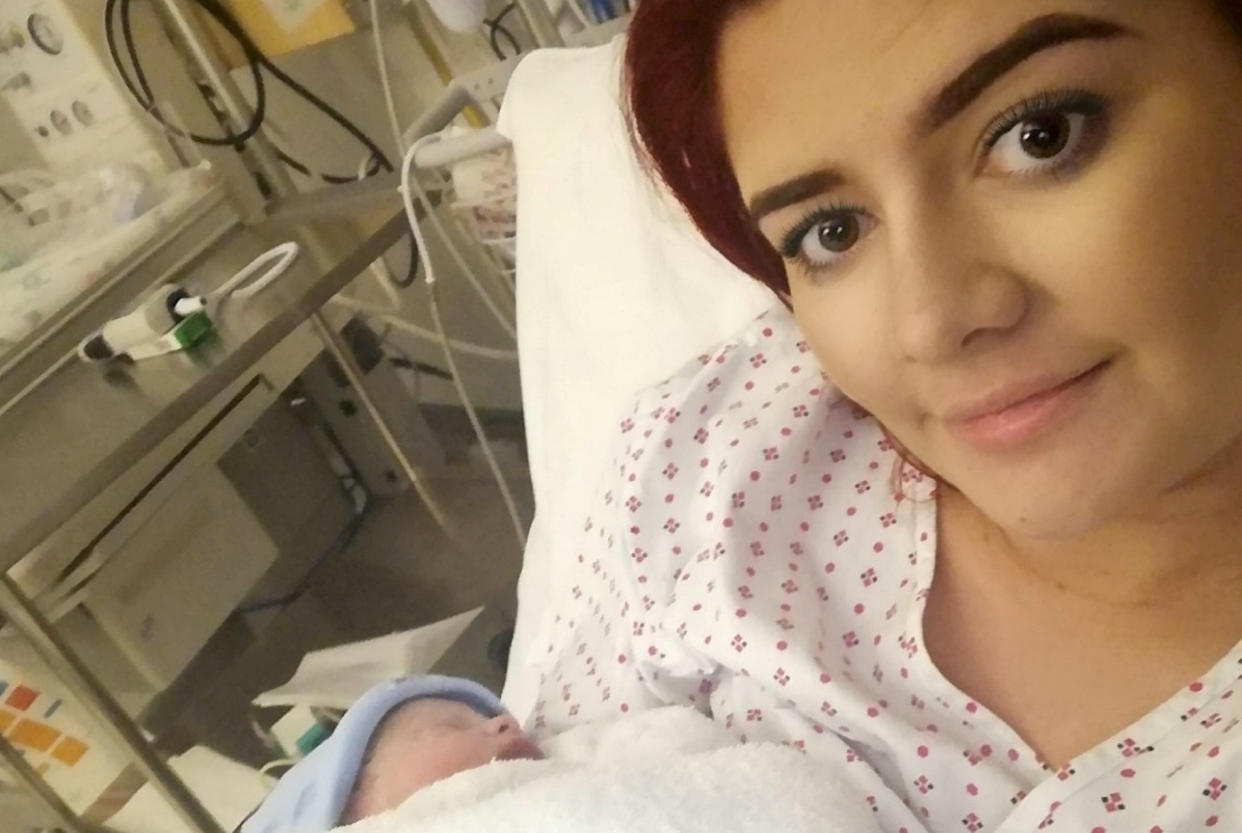 Lauren Middleton gave birth to her baby 10 weeks after her waters broke [Photo: SWNS]