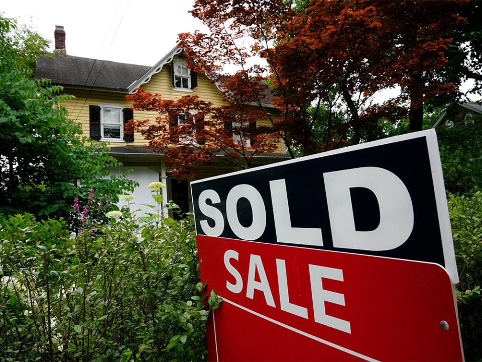  Home sales fell in Canada in November, the Canadian Real Estate Association said.