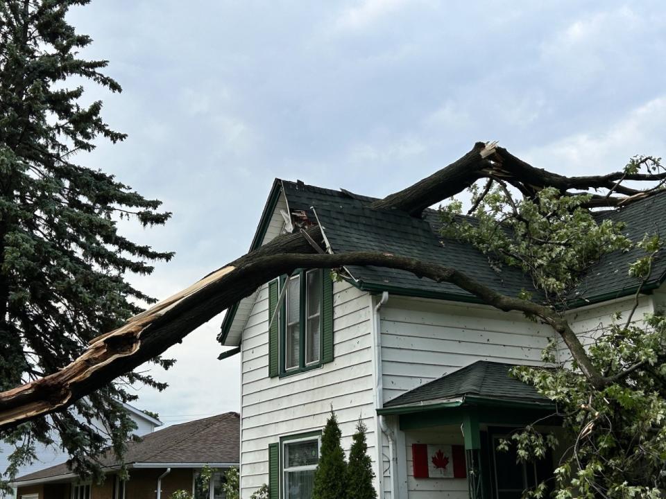 Severe storms eye southern Ontario tonight, risk of strong winds, tornadoes