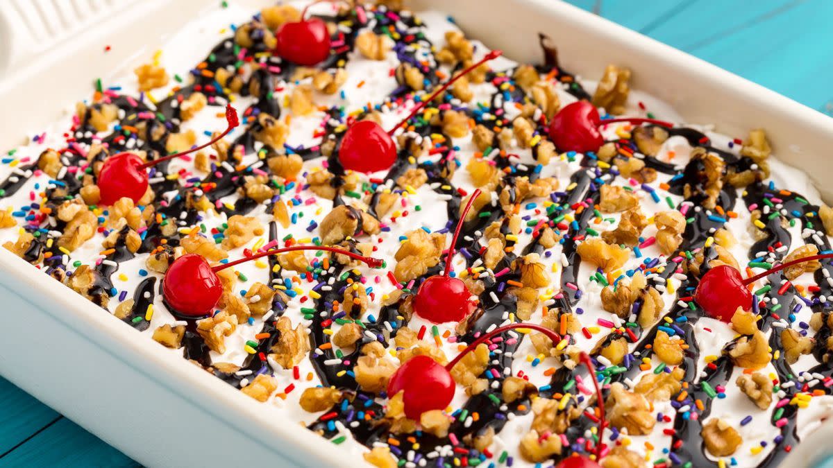 banana split lasagna