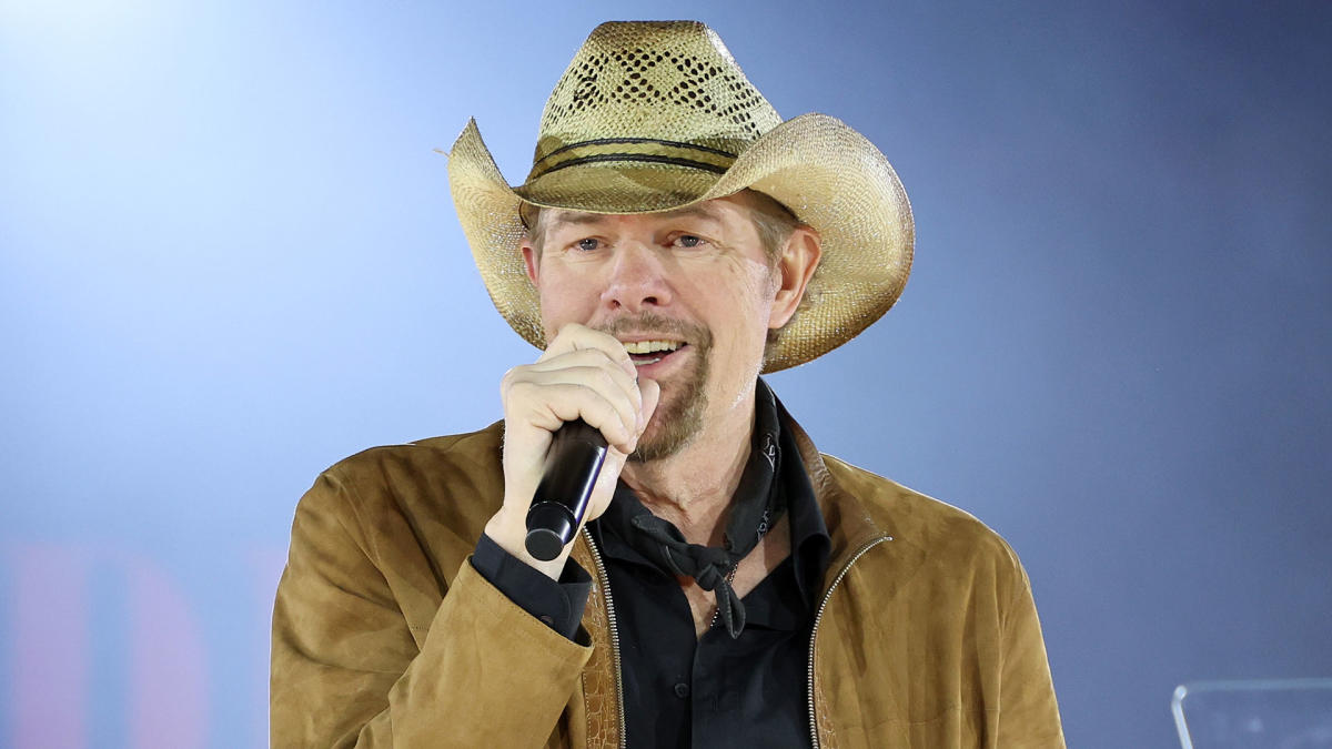 Toby Keith Shares Health Update On 'Debilitating' Cancer Battle - Yahoo ...