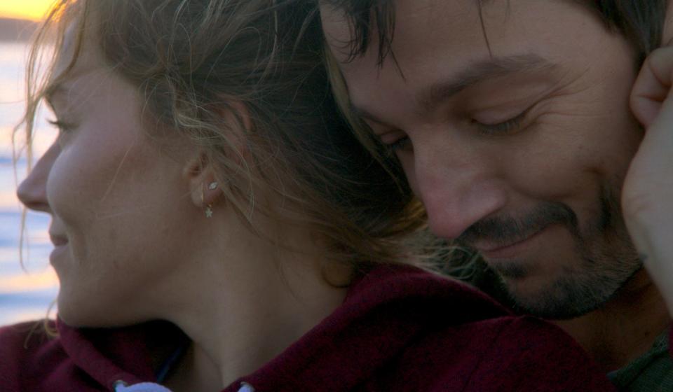 Sienna Miller and Diego Luna play a couple whose entire relationship is revisited after a terrible car accident in the drama "Wander Darkly."