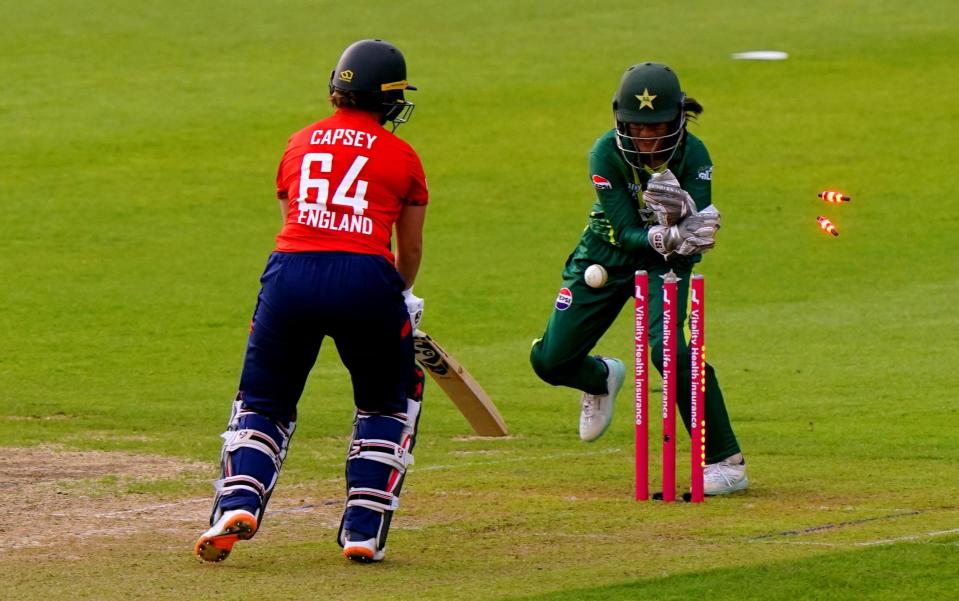 Alice Capsey is stumped by Pakistan's Muneeba Ali