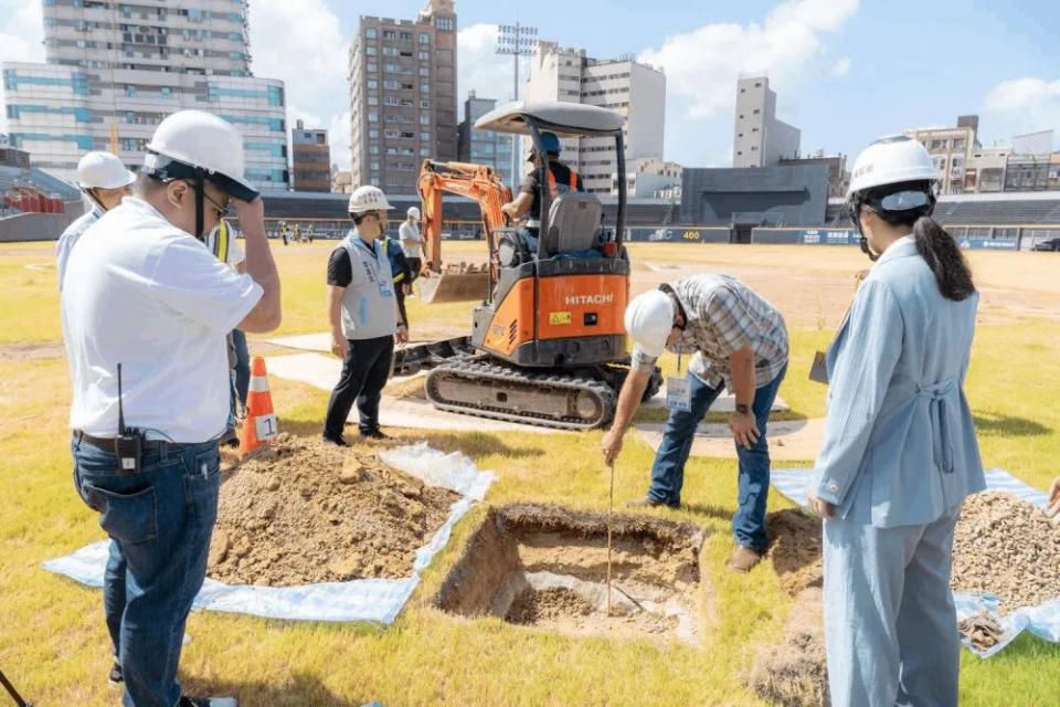 新竹市棒球場採樣照片。（新竹市政府提供）