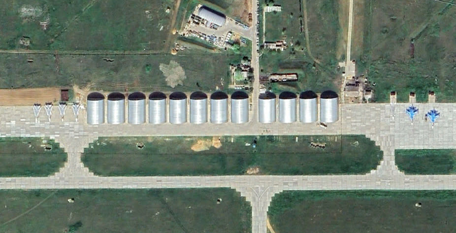 A closer look at the shelters before the attack. (Google Earth)