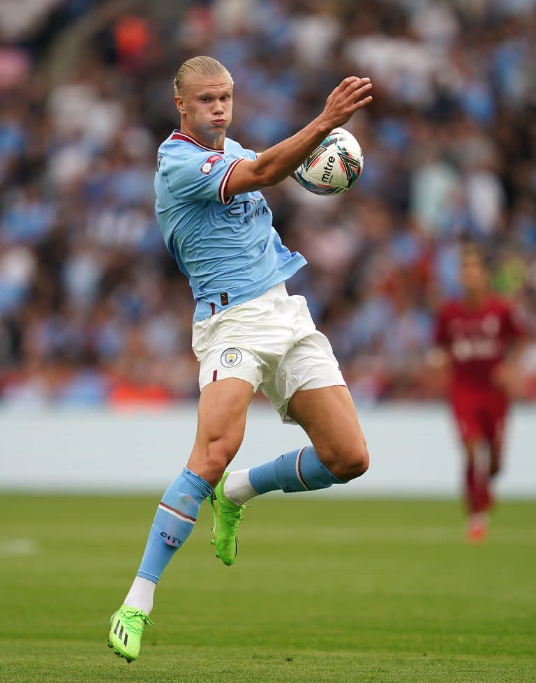 Erling Haaland debutó oficialmente en la final de la Community Shield ante Liverpool, pero el que se destacó fue Julián Álvarez