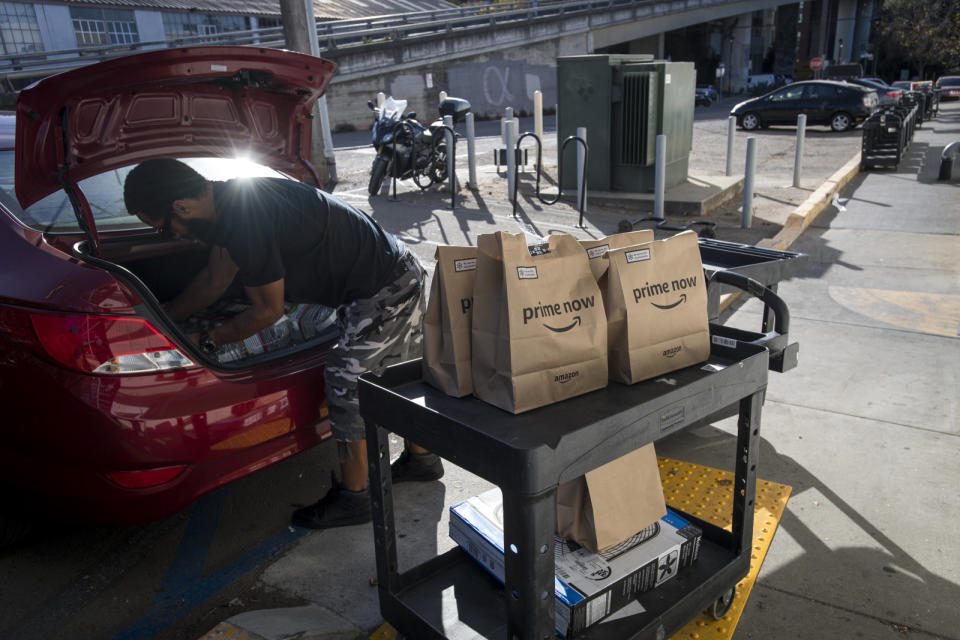 Amazon is asking its delivery drivers to take selfies so it can verify theiridentities using facial recognition