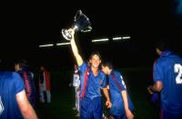 En s'offrant la défunte Coupe des coupes face à la Sampdoria de Gênes en mai 1989, la troisième de son histoire, le Barca s'affirme au plus haut niveau. La première Coupe des clubs champions viendra trois ans plus tard... contre la Sampdoria. Aujourd'hui, les Catalans chiffrent cinq C1.