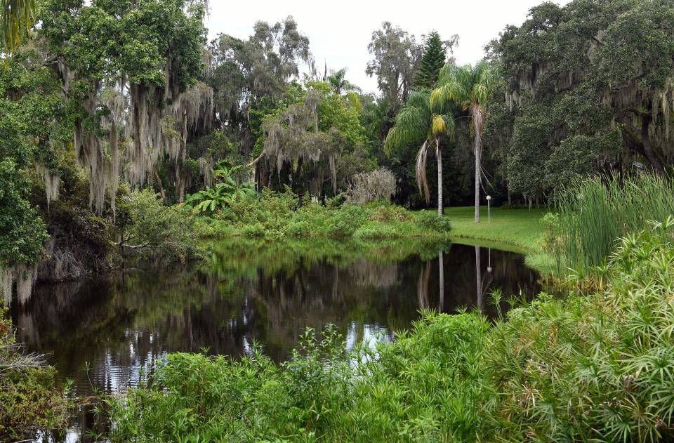 Two small roads off Sherwood Estates’ North Lake Drive encircle the lake but don’t meet.