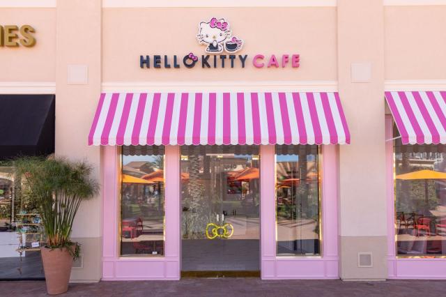 The First-Ever Hello Kitty Grand Cafe Is Open, And My Inner Child CAN'T EVEN