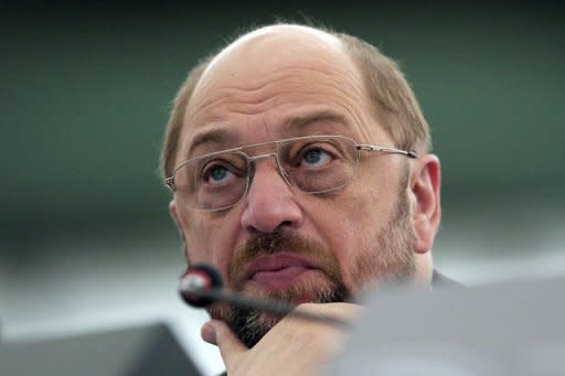 EU-Parlamentspräsident Martin Schulz (SPD) hat sich für Nachbesserungen an dem Hilfspaket für zypern ausgesprochen: Kleinsparer müssen nach seiner Ansicht verschont bleiben