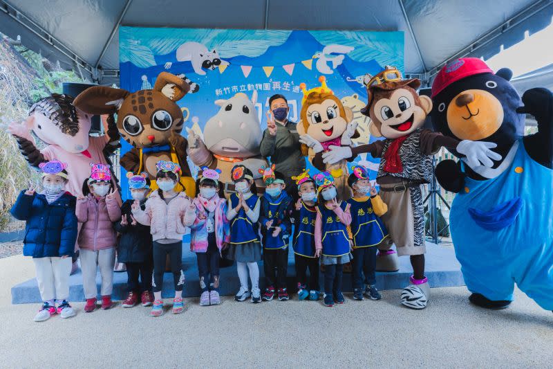 ▲新竹動物園再生開園將滿一周年，下周六下午1時起，市府將舉辦「動物派對」，今日邀請台北市立動物園、高雄壽山動物園、台南頑皮世界和六福村的吉祥物，與河馬樂樂一同大集合祝賀。(圖/記者金祐妤攝,109.12.18）