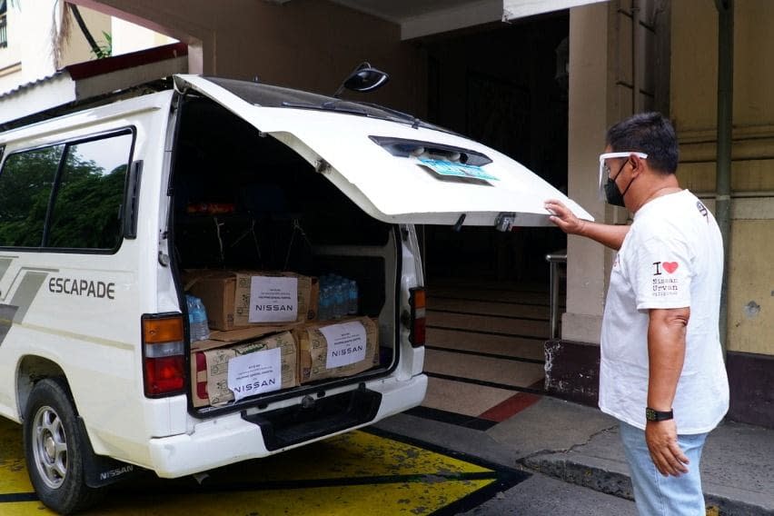 Nissan Urvan Pilipinas assisted in delivering the food to be donated to PGH