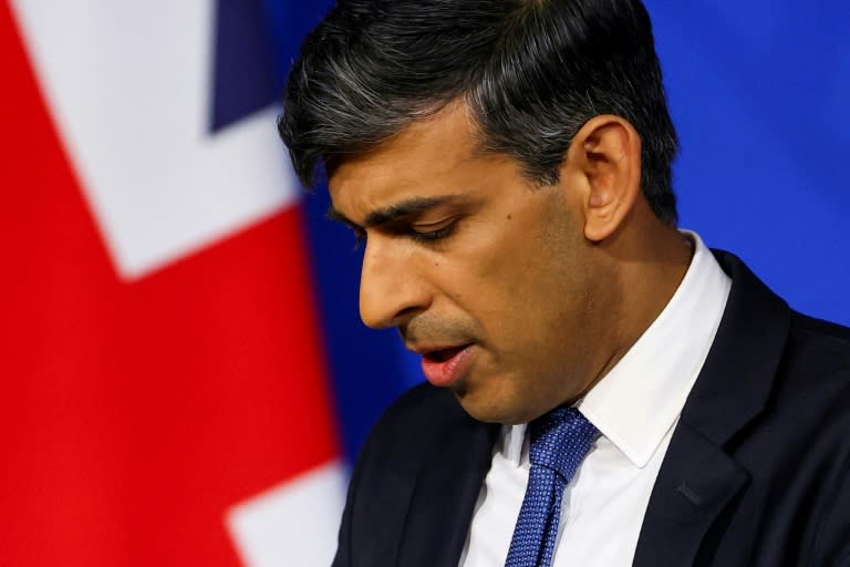 El primer ministro conservador británico, Rishi Sunak, da detalles sobre su proyecto de expulsión de inmigrantes irregulares a Ruanda, el 22 de abril de 2024 en Londres (Toby Melville)